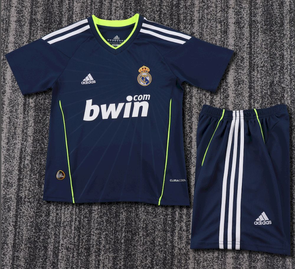 Retro Real Madrid 2010/11 Away Kids Kit