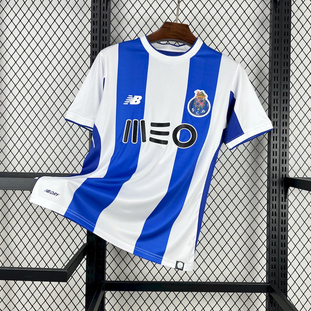 2025061109311811.jpg Retro FC Porto 2017/18 Home Jersey - Image 1