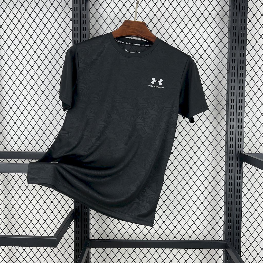 Under Armour 1043 Black T-shirt