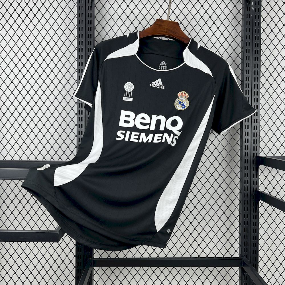 2025112013443911.jpg Retro Real Madrid 2006/07 Away Jersey - Image 1
